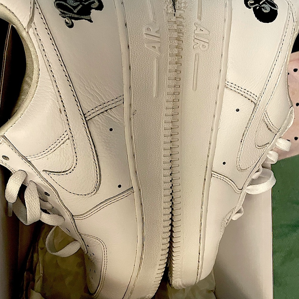 Nike Special Edition JayZ Air Force Ones - Picture 4 of 8